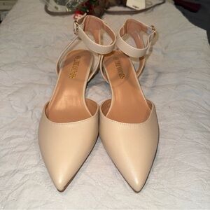 Dream Pairs Cream Pointed Toe Heels. Career Capsule Wardrobe